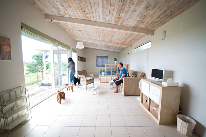 お客様がワンちゃんと寛ぐお部屋