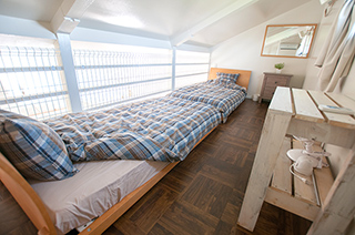 犬と泊まれるコテージのリビング